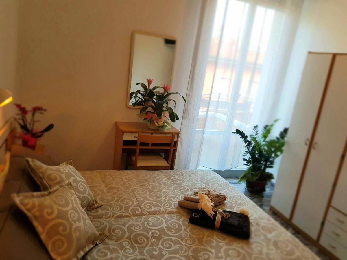 Hotel Romantica Римини Экстерьер фото